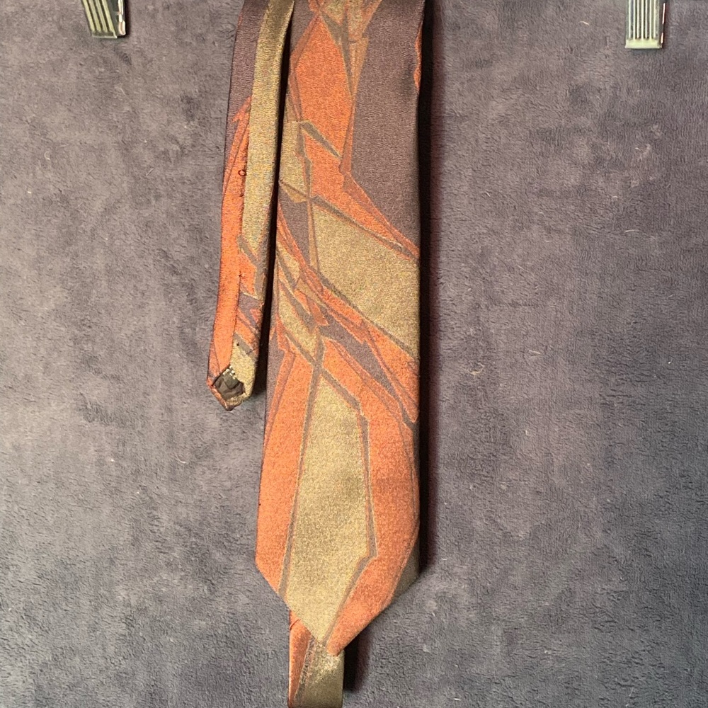 Van Heusen Geometric Tie in Red and Purple